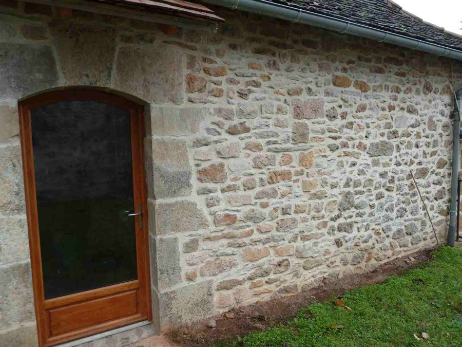 Joint à la chaux, façade en pierre Cruviers-Lascours