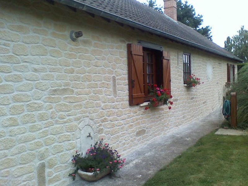 Joint à la chaux, façade en pierre à Saint-Laurent-des-Arbres