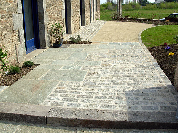 Dallage, terrasse, chape pavée dans le Gard